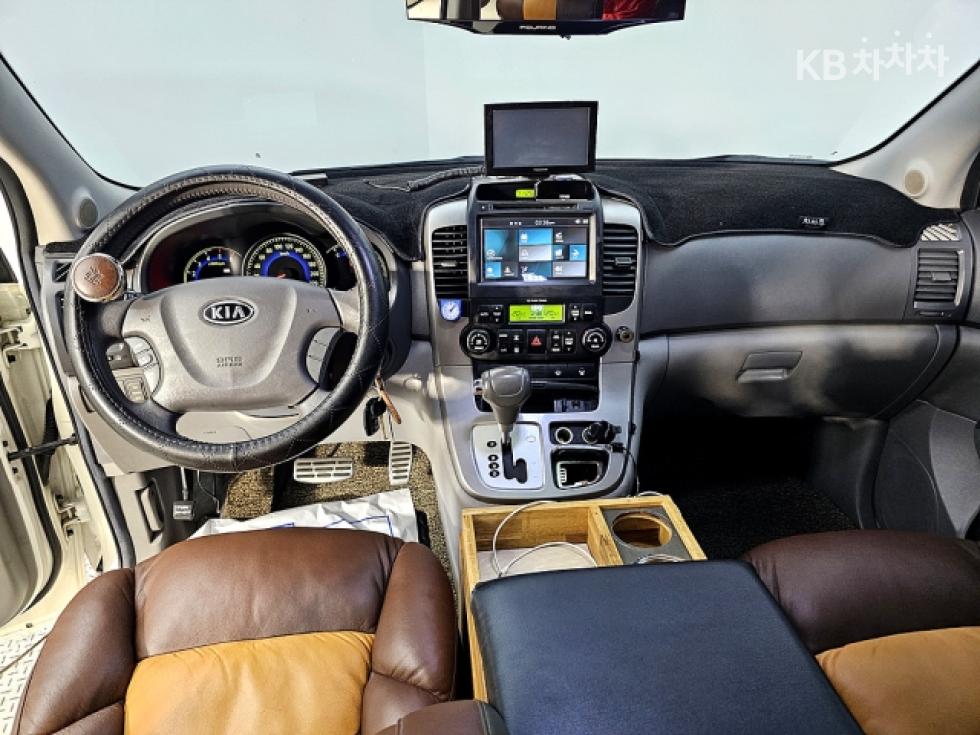Kia Carnival — miniaturë 5