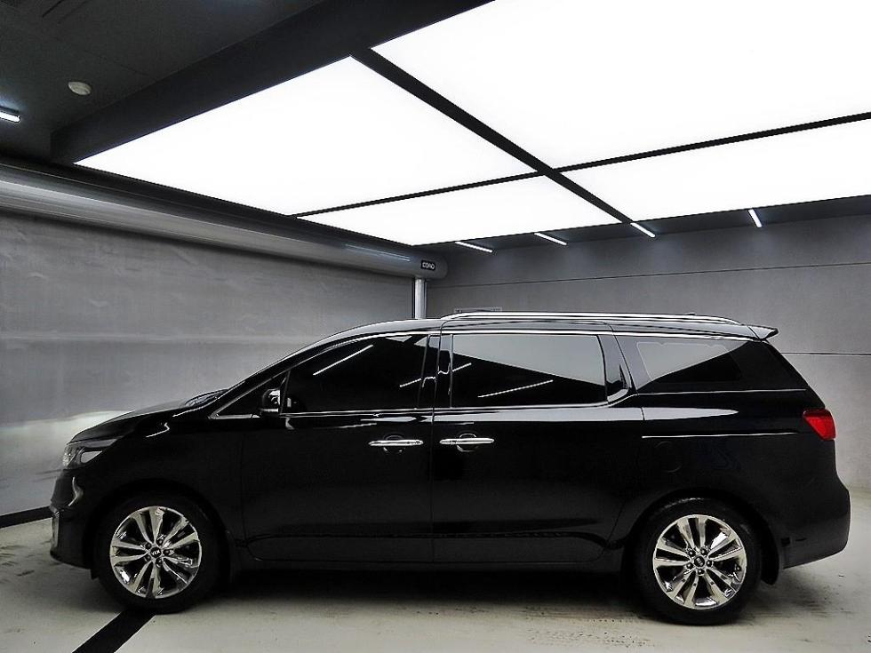 Kia Carnival — miniaturë 4