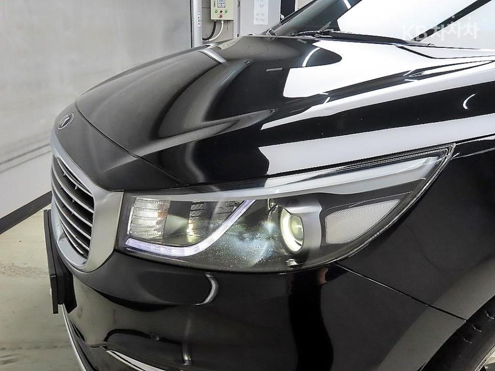 Kia Carnival — miniaturë 5