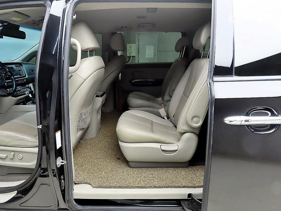 Kia Carnival — miniaturë 7