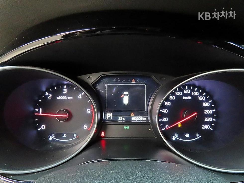 Kia Carnival — miniaturë 9