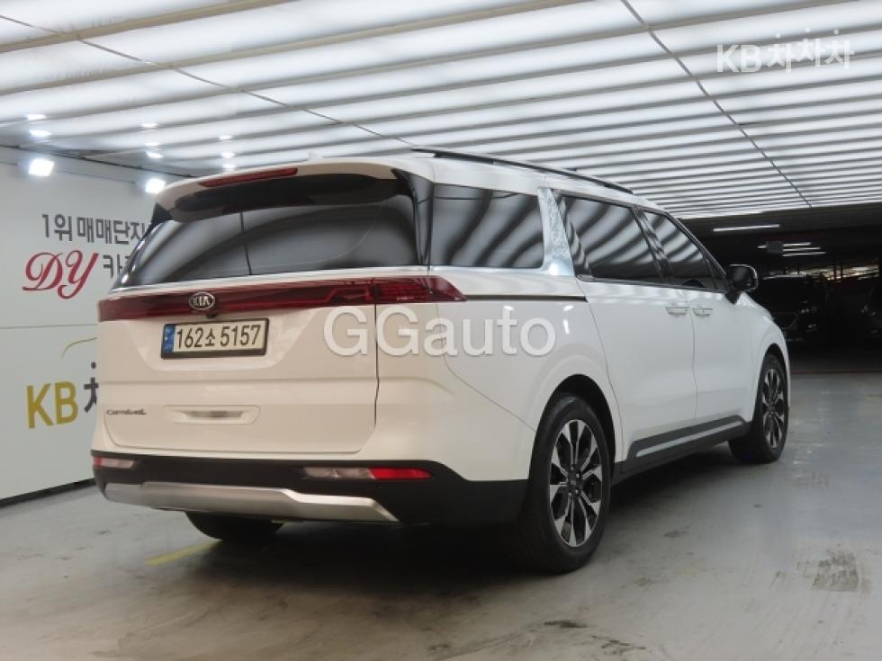 Kia Carnival — miniaturë 4