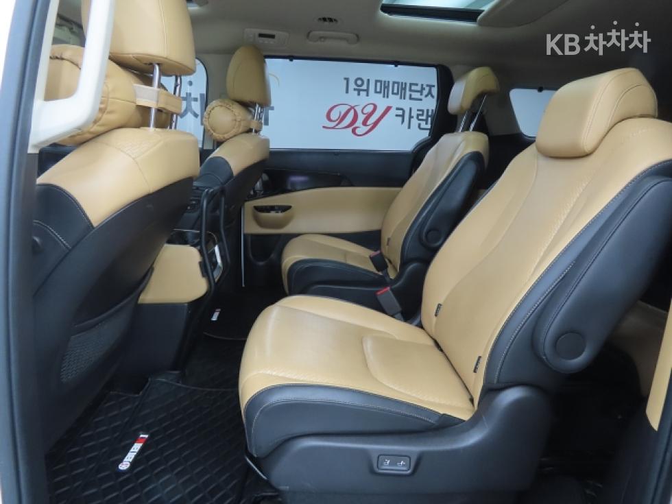 Kia Carnival — miniaturë 6