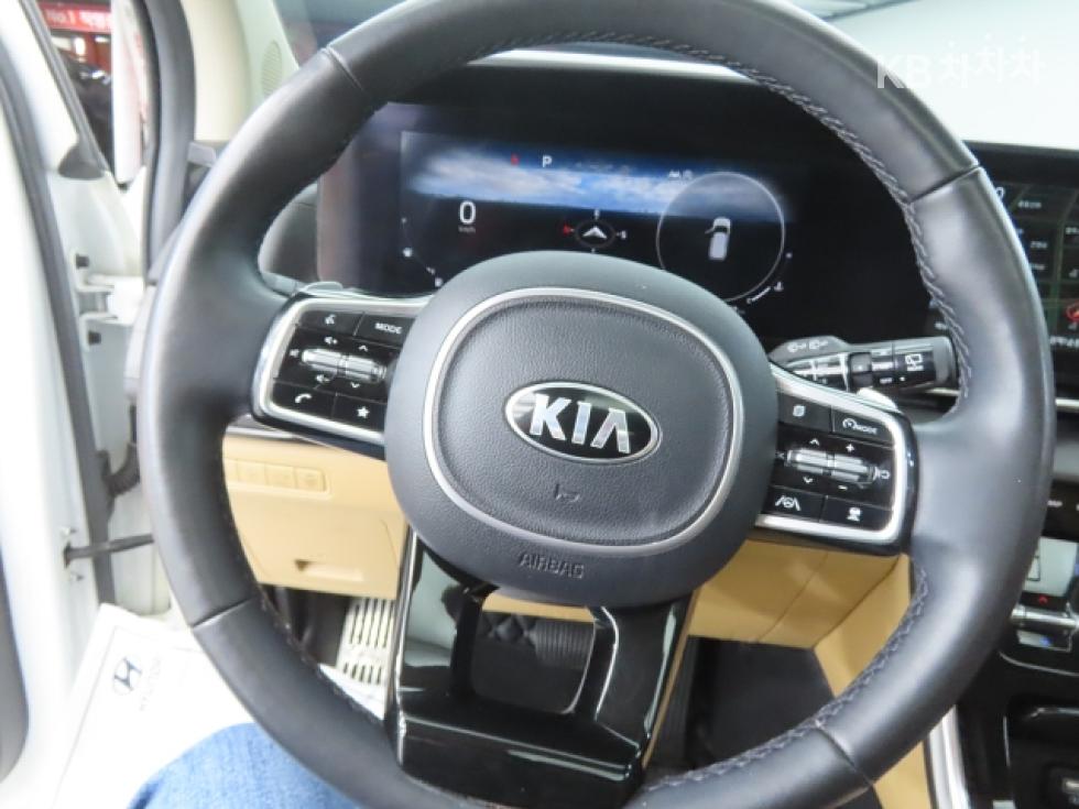 Kia Carnival — miniaturë 8