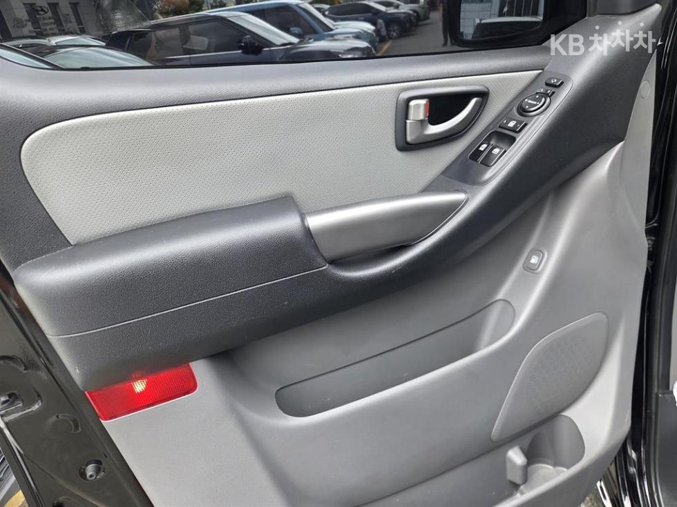 Hyundai Starex — miniaturë 17
