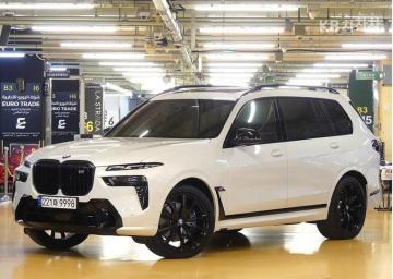 BMW X7 M60i xDrive — foto 1