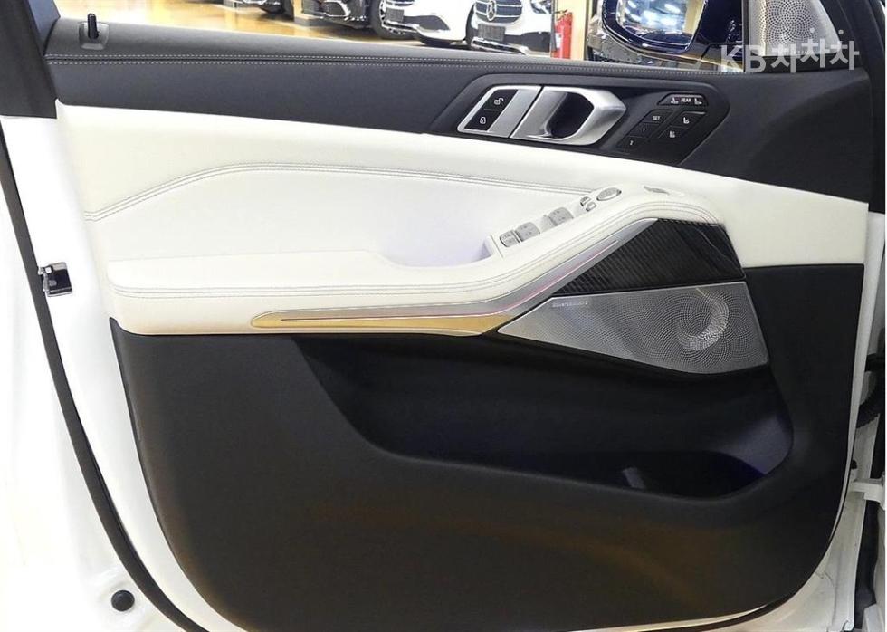 BMW X7 — miniaturë 11