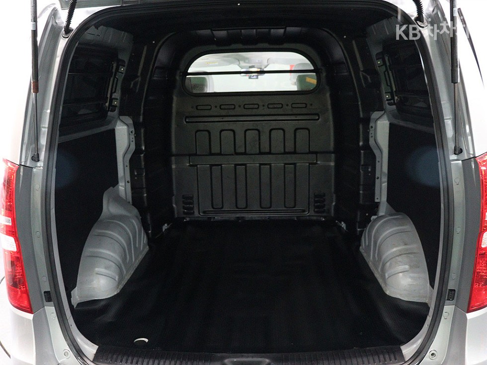 Hyundai Starex — miniaturë 5