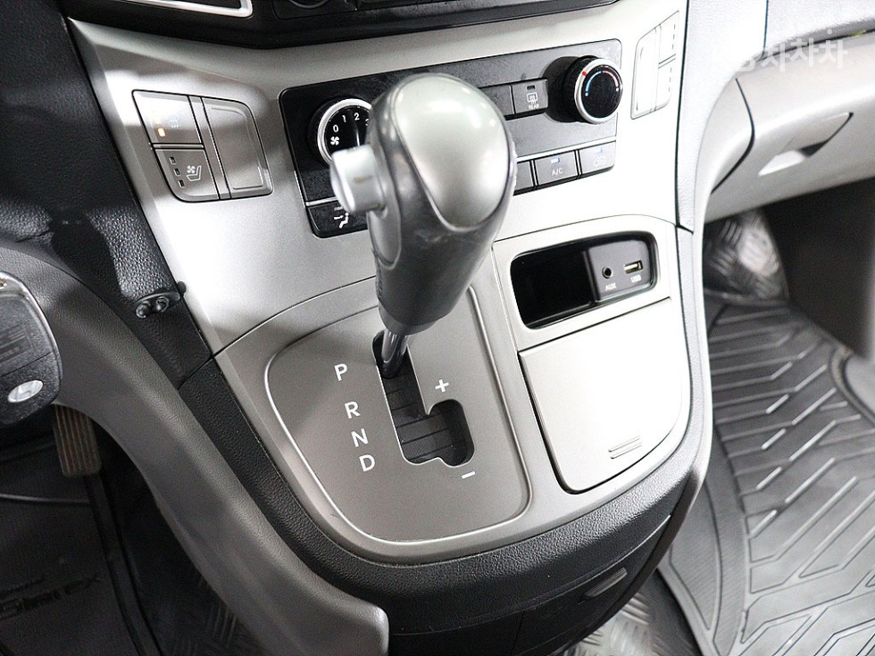 Hyundai Starex — miniaturë 12