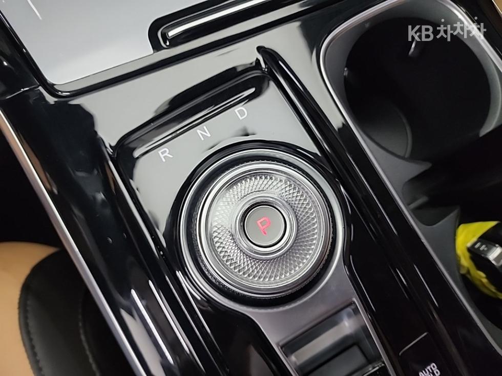 Kia Carnival — miniaturë 8