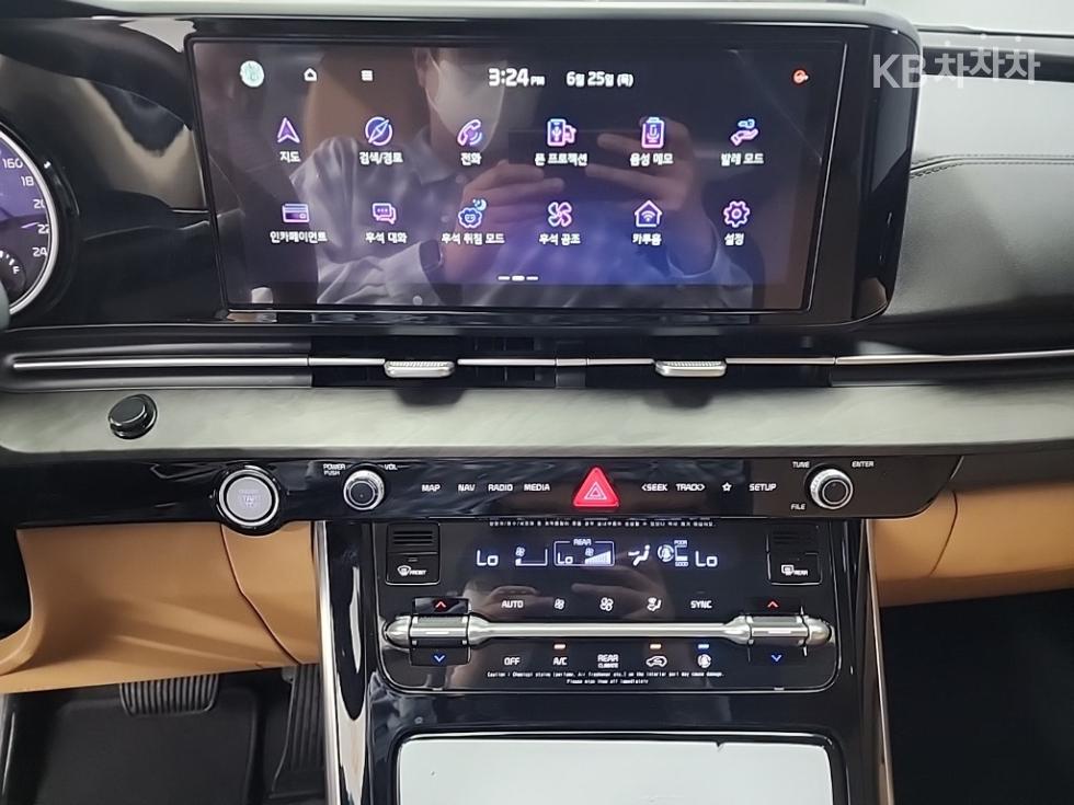 Kia Carnival — miniaturë 10