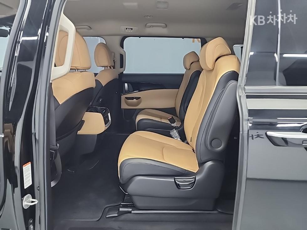 Kia Carnival — miniaturë 12