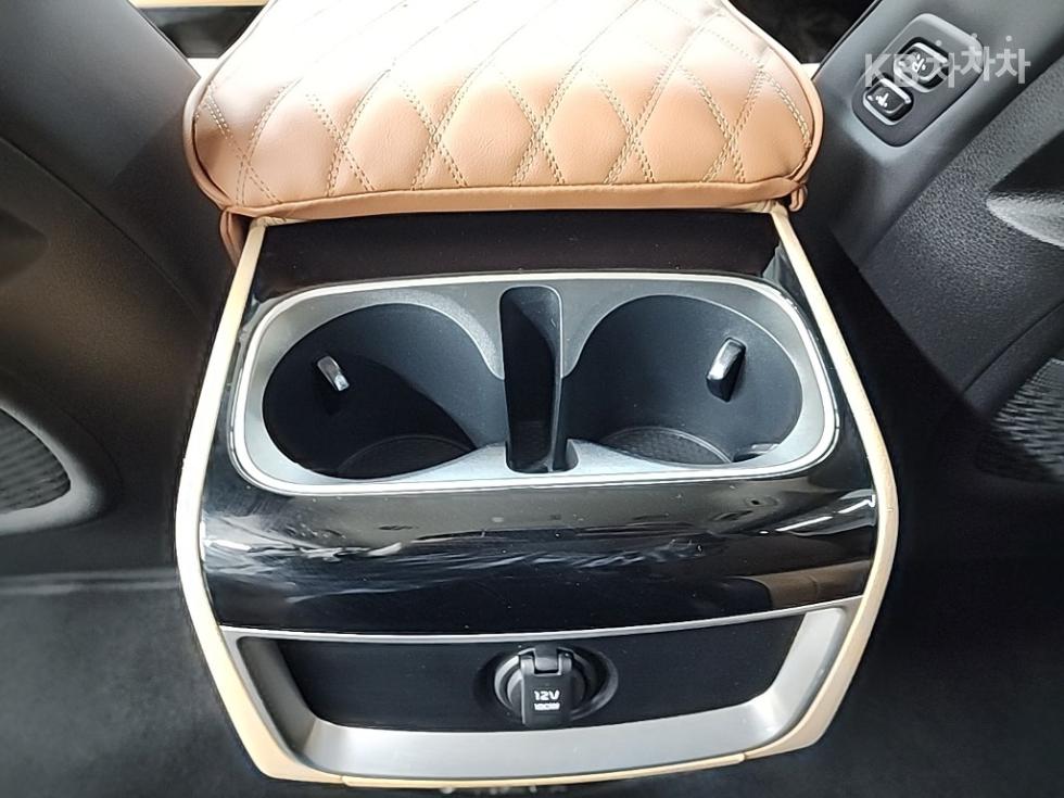 Kia Carnival — miniaturë 13