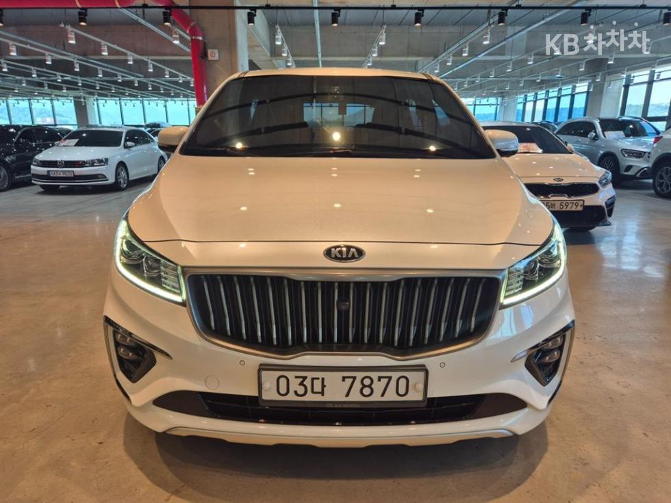 Kia Carnival — miniaturë 2
