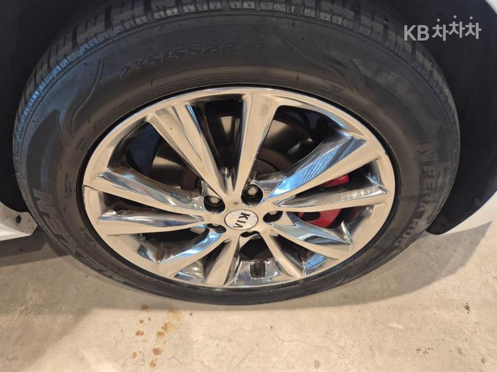 Kia Carnival — miniaturë 13