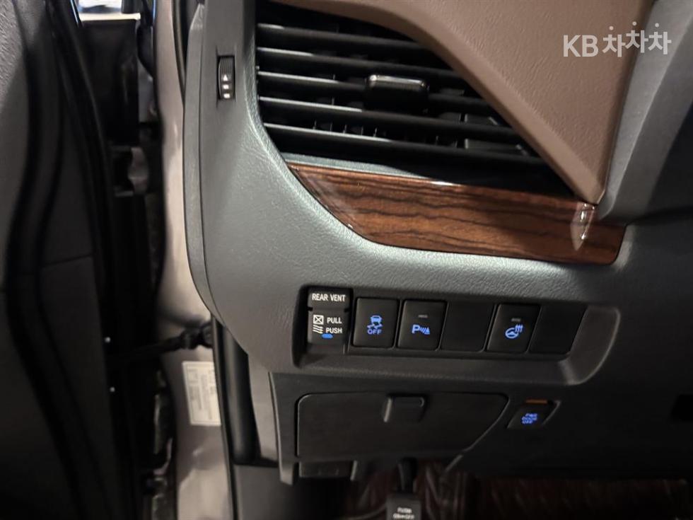 Toyota Sienna — miniaturë 12