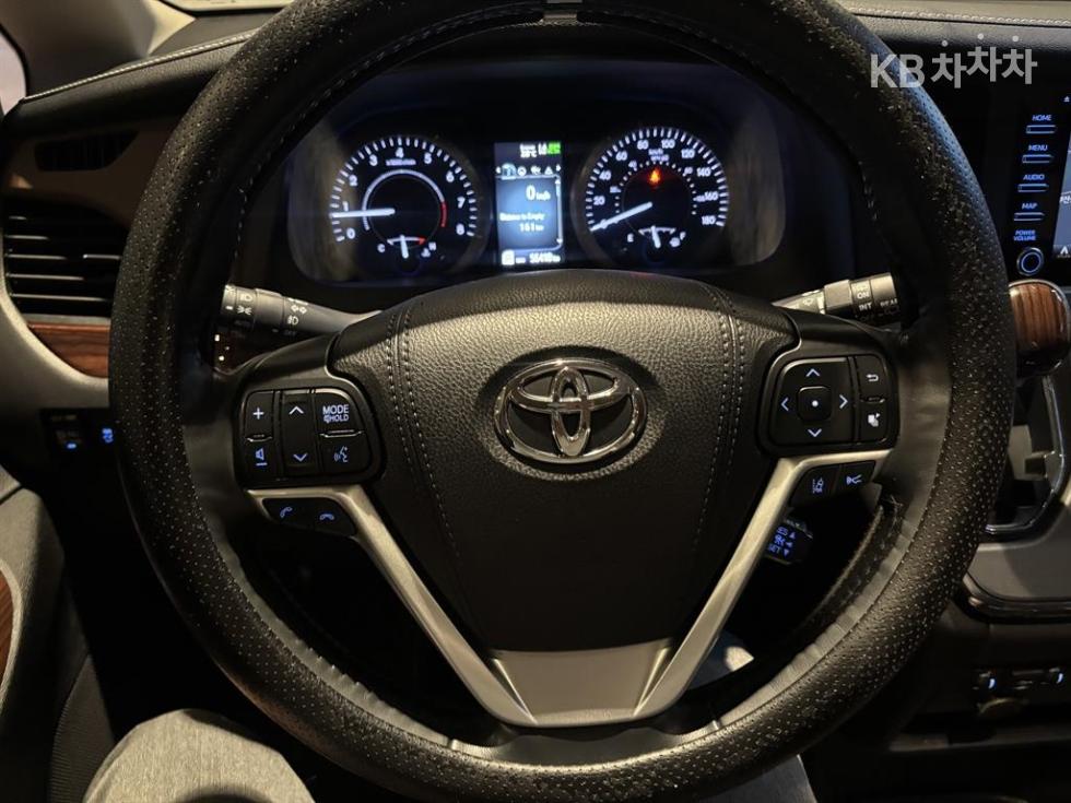 Toyota Sienna — miniaturë 14