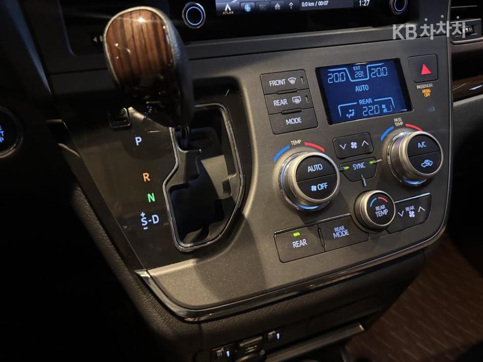 Toyota Sienna — miniaturë 16