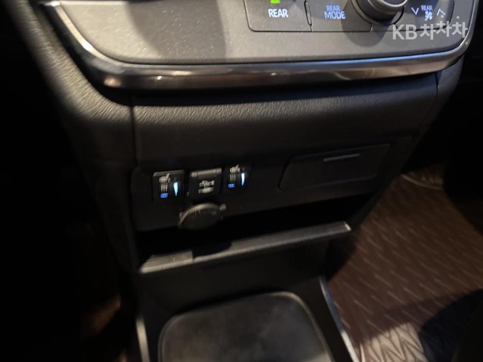 Toyota Sienna — miniaturë 18