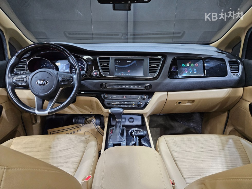 Kia Carnival — miniaturë 7