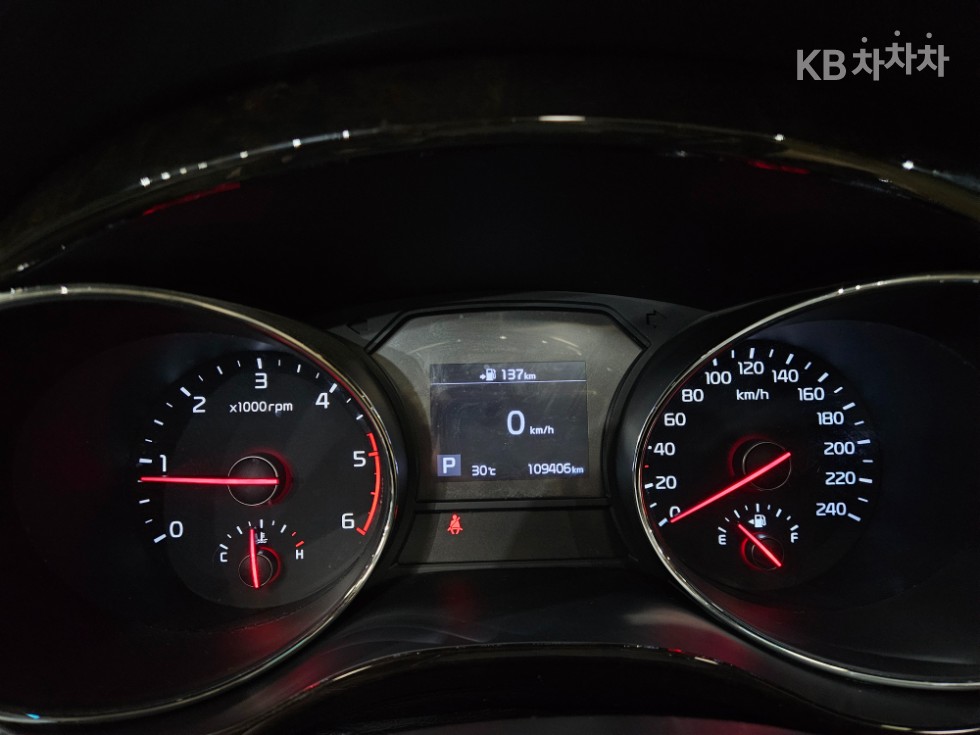 Kia Carnival — miniaturë 5