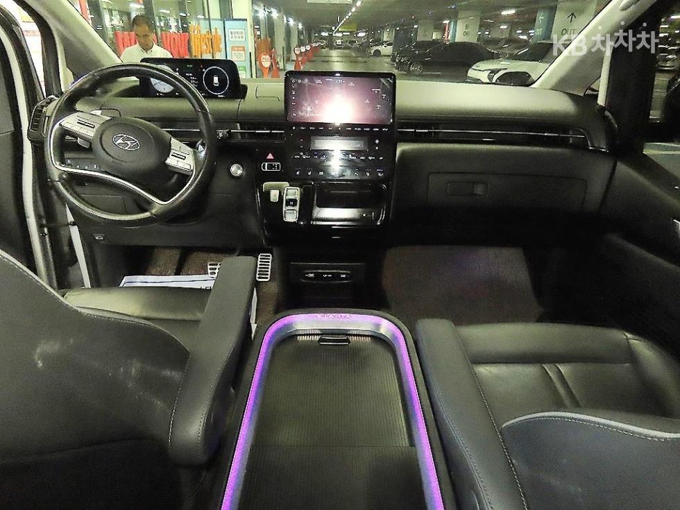 Hyundai Staria — miniaturë 10