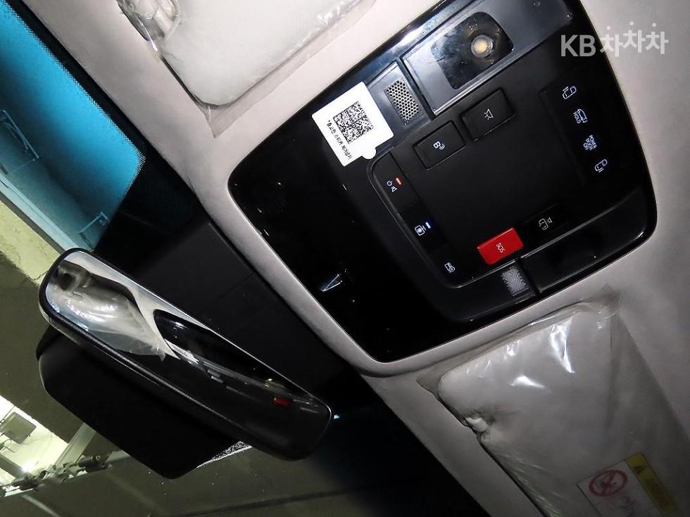 Hyundai Staria — miniaturë 14