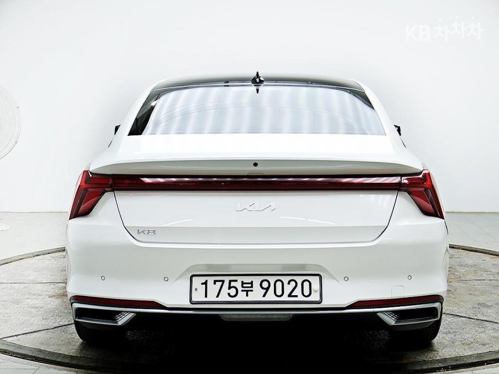 Kia K8 — miniaturë 3