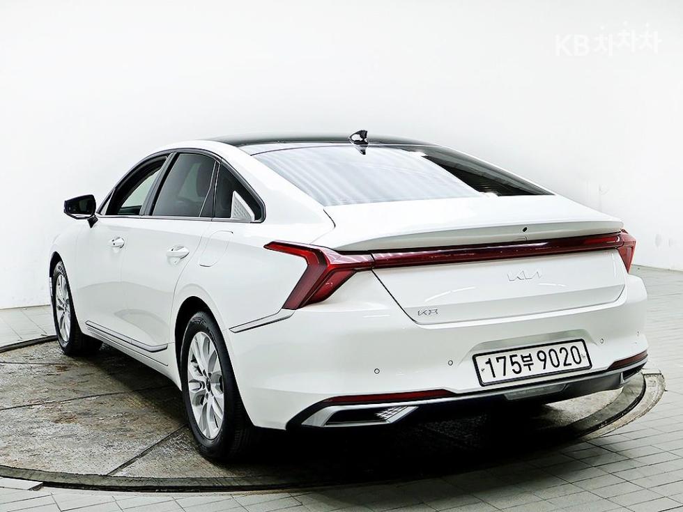 Kia K8 — miniaturë 4