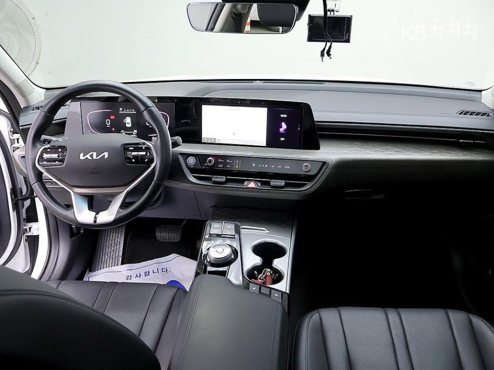 Kia K8 — miniaturë 5