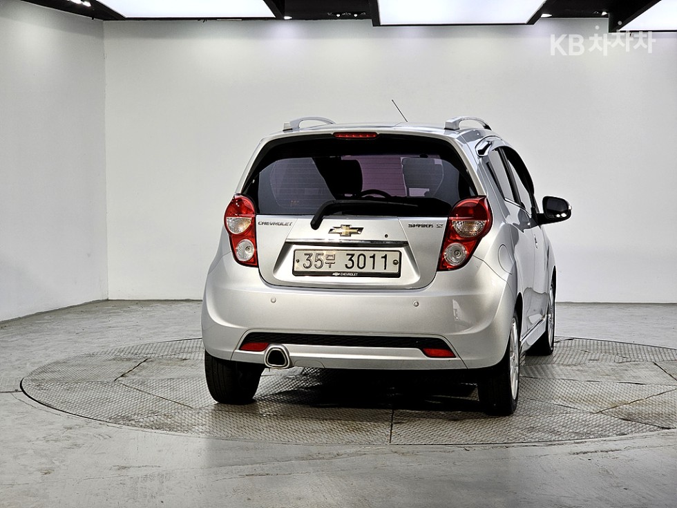 Chevrolet Spark — miniaturë 3