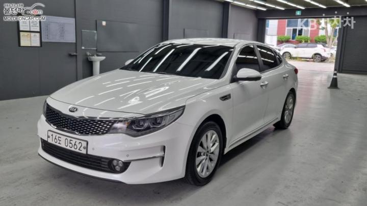 Kia K5 렌터카 2.0 LPI MX — foto 1