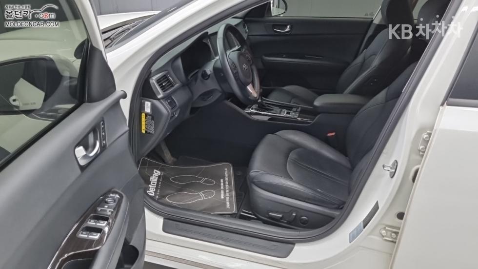 Kia K5 — miniaturë 9