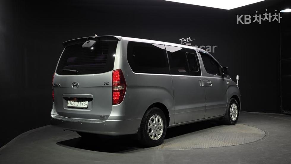 Hyundai Starex — miniaturë 4