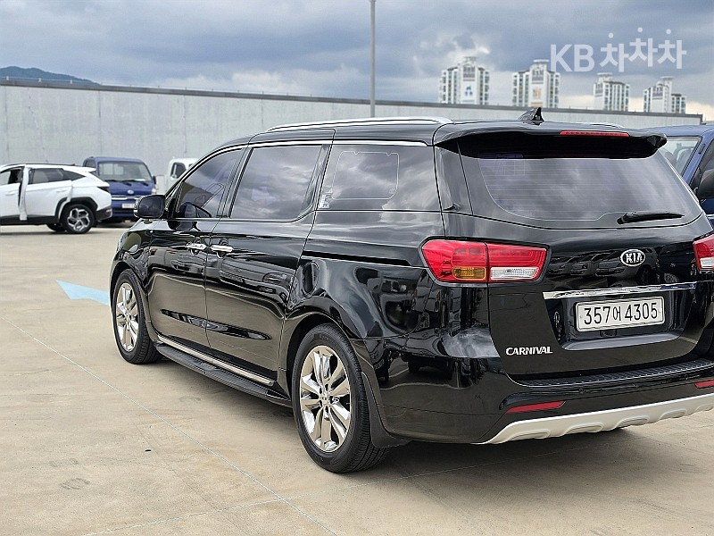 Kia Carnival — miniaturë 6