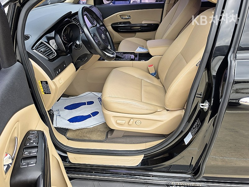 Kia Carnival — miniaturë 11