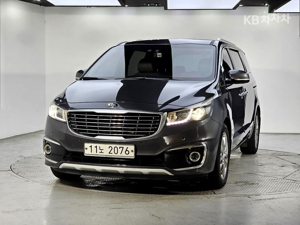 Kia Carnival — miniaturë 2