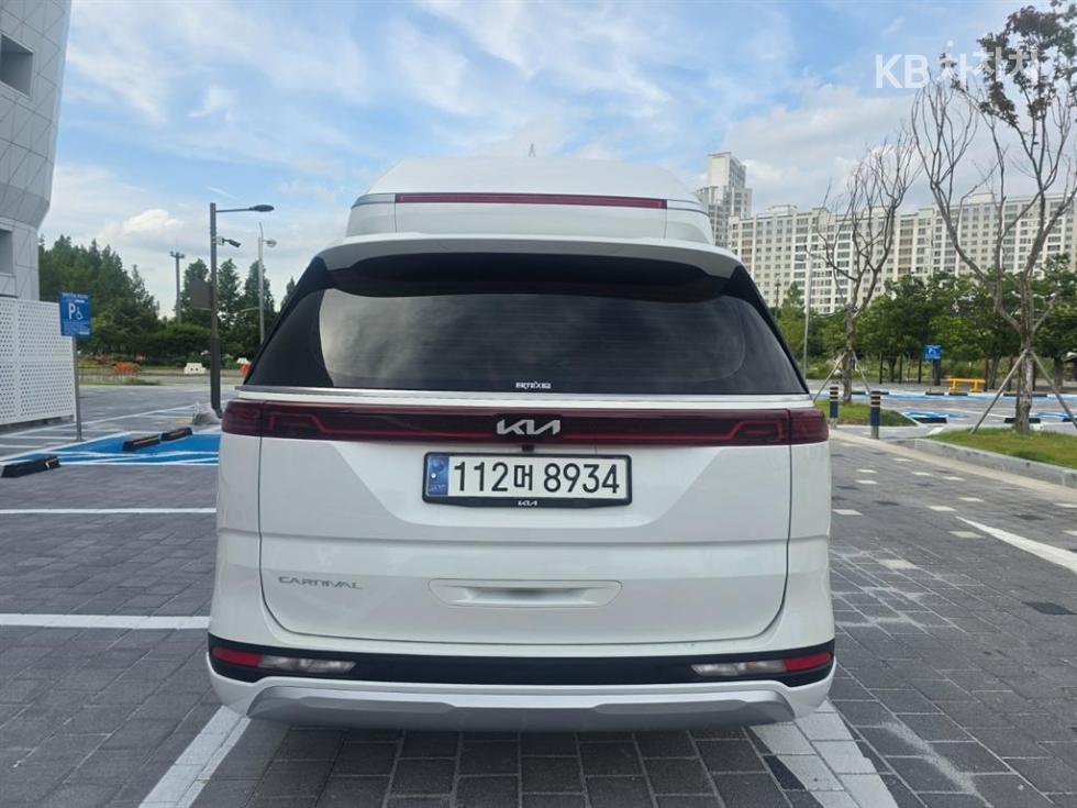 Kia Carnival — miniaturë 5