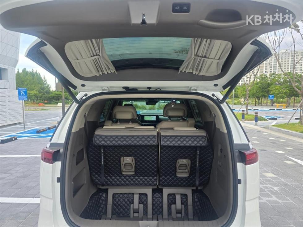Kia Carnival — miniaturë 7
