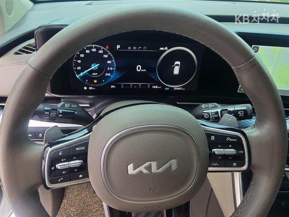 Kia Carnival — miniaturë 9
