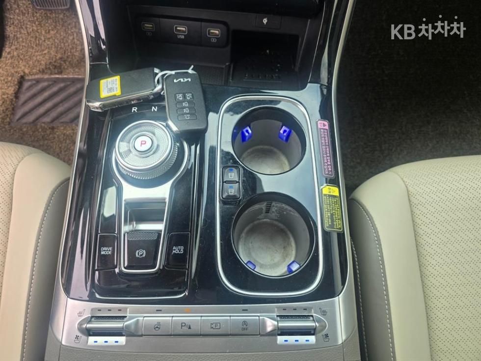 Kia Carnival — miniaturë 13