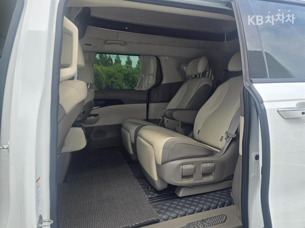 Kia Carnival — miniaturë 15