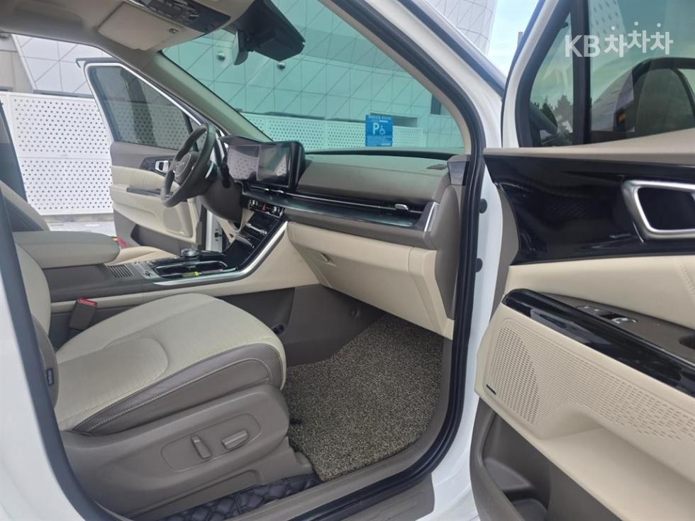 Kia Carnival — miniaturë 16