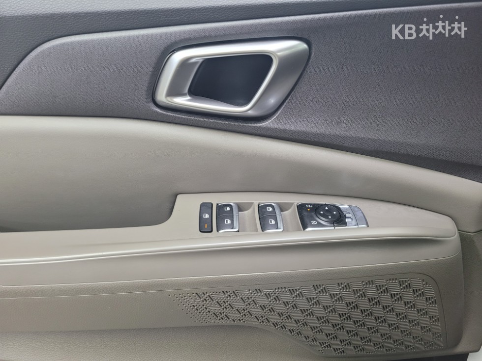 Kia Carnival — miniaturë 6