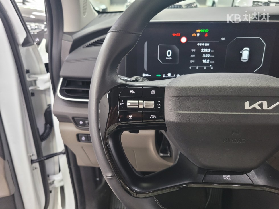 Kia Carnival — miniaturë 9