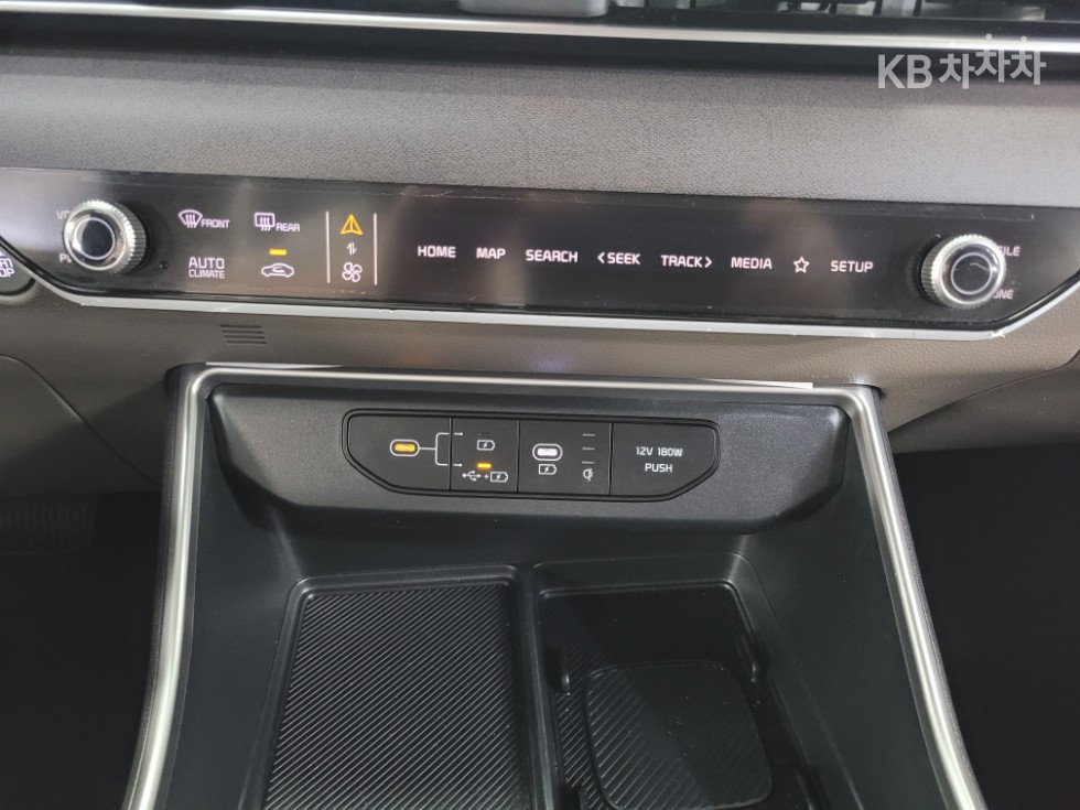Kia Carnival — miniaturë 15