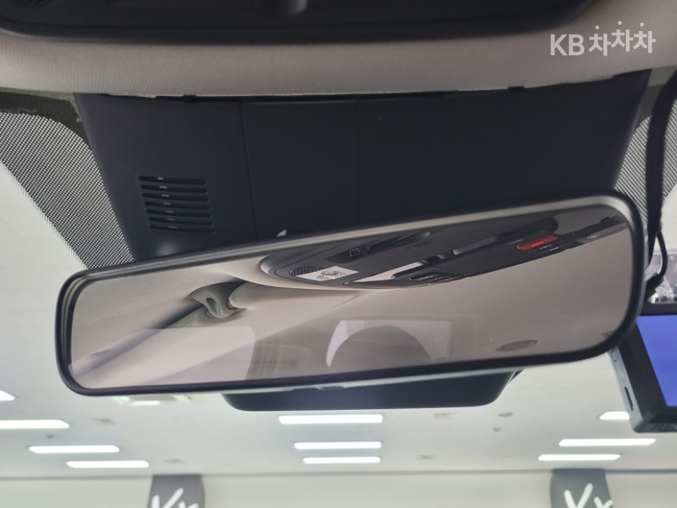 Kia Carnival — miniaturë 17