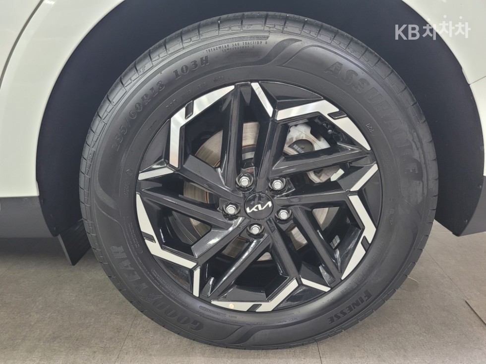Kia Carnival — miniaturë 30