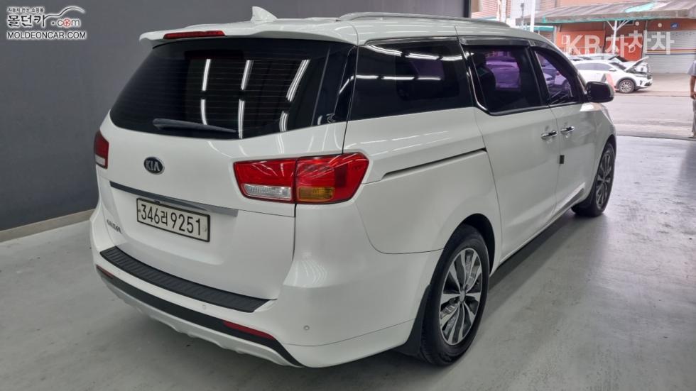 Kia Carnival — miniaturë 2