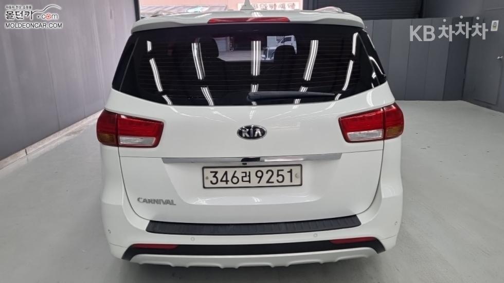 Kia Carnival — miniaturë 4